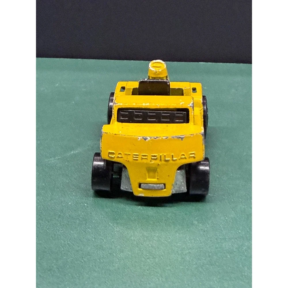 Vintage 1979 Hot Wheels Caterpillar Forklift Yellow Diecast Workhorses Hong Kong